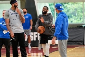 濃眉曬照為生涯第14季預(yù)熱 隊友拉塞爾、歐文和弗拉格均有亮相！