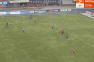 太強(qiáng)了！姆本扎魚(yú)躍沖頂梅開(kāi)二度26輪26球，遼寧鐵人再度領(lǐng)先