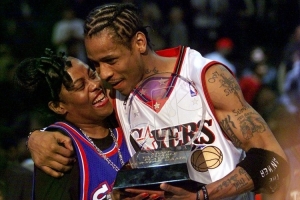 艾弗森：在街上有男球迷想約我吃飯 說(shuō)愛(ài)我就像愛(ài)兄弟