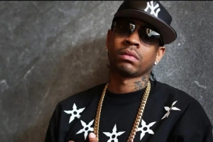 艾弗森：出席聯(lián)盟活動(dòng)他們總讓我穿西服 可我只在教堂&葬禮中穿過(guò)