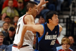 楊毅：王治郅和諾維茨基在訓練時進攻水平相當 比賽時待遇不一樣