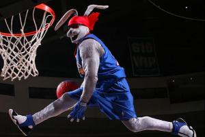 東部冠軍25周年慶！前76人吉祥物極速兔子“嘻哈”將在新賽季回歸