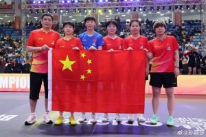 孫穎莎：大家齊心協(xié)力共同捍衛(wèi)了國乒的榮譽，榮譽屬于我們每個人