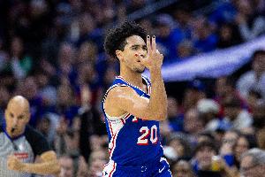 拇指韌帶撕裂！麥凱恩：大概兩周會復(fù)查 具體何時復(fù)出待定