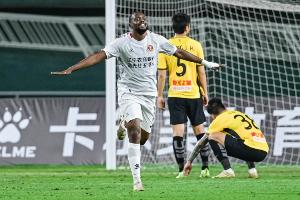 28球不含點(diǎn)球！遼寧鐵人外援姆本扎打破中甲單賽季進(jìn)球紀(jì)錄