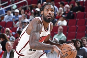 媒體人談伊森未能提前續(xù)約：他有中期被交易走可能 面臨激烈競爭