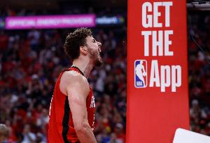 多人結(jié)合體？雷吉-米勒：申京在場上就像是諾維茨基