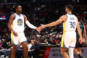 湖勇大戰(zhàn)來襲！勇士揭幕戰(zhàn)首發(fā)：庫里/波杰姆/巴特勒/庫明加/追夢