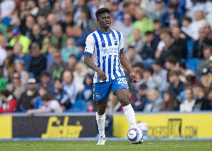 英媒：曼聯(lián)計劃在2026年引進兩名新中場，巴萊巴等多名球員成目標