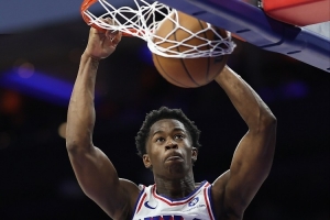 沖擊最佳新秀！探花埃奇庫(kù)姆半場(chǎng)12中6貢獻(xiàn)16分2助 三分7中3