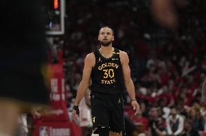 追夢(mèng)談庫(kù)里表現(xiàn)：只要需要上演好戲的場(chǎng)合 他就一定會(huì)做到