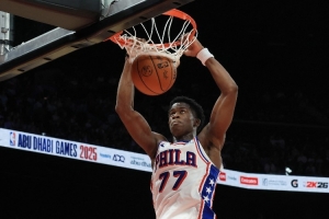 賽前淡定稱“睡得很好”！埃奇庫姆首秀34分比肩名宿&征服隊友