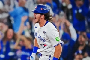 MLB世界大賽首場(chǎng)：藍(lán)鳥(niǎo)單局猛灌9分11-4大勝道奇，大谷開(kāi)轟難救主