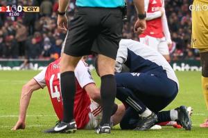 賴(lài)斯受傷被梅里諾換下，因卡皮耶換下卡拉菲奧里迎英超首秀