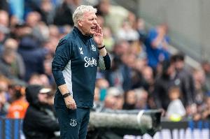 莫耶斯：定位球防守讓我們功虧一簣，進球被吹是正確判罰