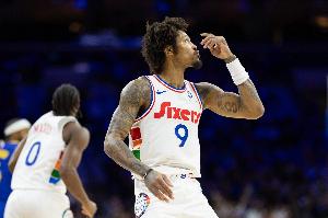 馬克西：烏布雷敢于在場(chǎng)上發(fā)聲 攻防兩端都喊話帶動(dòng)隊(duì)友