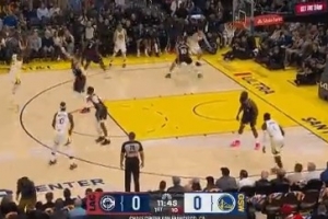 敲山震虎！追夢(mèng)開(kāi)場(chǎng)接球面對(duì)祖巴茨 三分上來(lái)就命中！