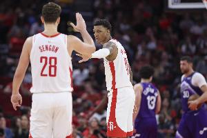 31助攻！賈巴里-史密斯：他們都在包夾申京和KD 我們不斷分享球權(quán)