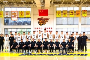 周鵬曬照：我的第五次全運會！期待再次擁抱冠軍！ ???