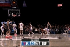 希望沒事??！烏布雷撲防小波特 自己出現崴腳痛苦倒地