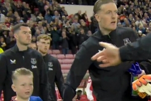 感恩！皮克福德兒子穿埃弗頓+桑德蘭拼接球衣，球員出道于桑德蘭