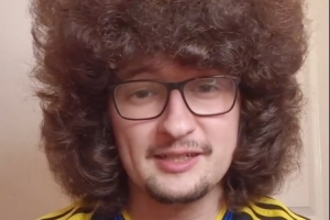 布朗談蓄發(fā)哥：不行就編個(gè)辮子吧，在英超五連勝可能比你想的更難