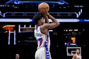 效率不高！埃奇庫姆12中4拿到12分11板4助2斷