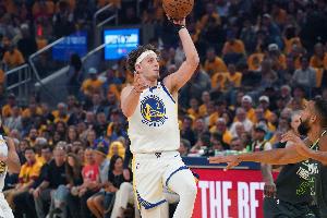 和追夢(mèng)學(xué)到了？波杰姆上半場5中2得5分7板6助 三分2中1