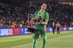 阿斯：盡管什琴斯尼在關(guān)鍵時(shí)刻總能穩(wěn)住陣腳，但他已連續(xù)八場(chǎng)失球