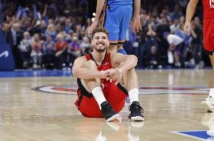 效率不高！申京22投10中&三分6中1 空砍22分9籃板8助攻&正負(fù)值-12