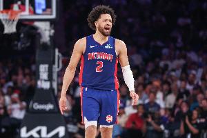 游刃有余！康寧漢姆18中13砍下34分10助 第三節(jié)14分