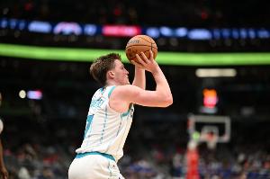 有點強！克尼佩爾近3場場均24.7分8.7板4.0三分 命中率45/38/100%