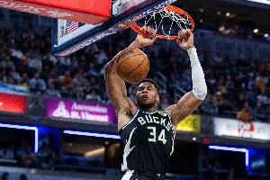 字母哥賽季至今256分鐘267分 單季得分比時(shí)間多的僅張伯倫恩比德