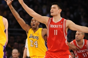 姚明最傳奇巔峰之戰(zhàn)？楊毅：09季后賽打湖人G1 受傷上演王者歸來