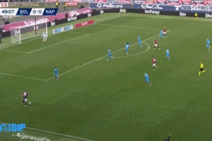 那不勒斯0-1落后！達林加接隊友傳中搶點破門，瓦尼亞反應(yīng)不及