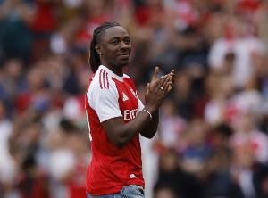 埃澤：我們?nèi)晕痪影袷字恍璞３掷潇o 塔帥在中場休息基本沒做調整