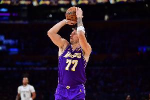 不敵殘陣?yán)销棧≡钚瘢汉私駜哼@球打得無(wú)法形容 無(wú)從談起