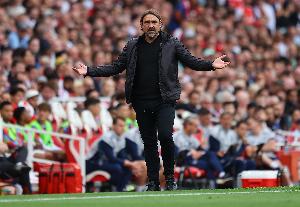 利茲聯(lián)僅高出降級(jí)區(qū)1分，法爾克被認(rèn)為是目前英超最可能下課主帥