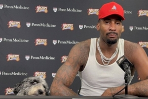 聽取汪聲一片！德拉蒙德賽后帶著愛犬鮑勃·馬利接受采訪