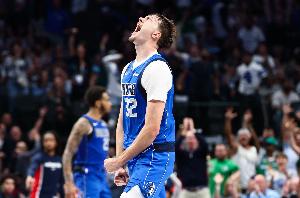 弗拉格雙手補(bǔ)扣沒進(jìn)造成犯規(guī) 里弗斯挑戰(zhàn)失敗維持原判