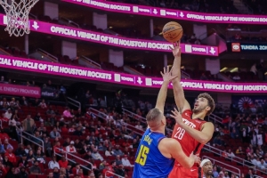 Spears：申京是聯(lián)盟前15球員 我認(rèn)為在低位他比約基奇更強(qiáng)