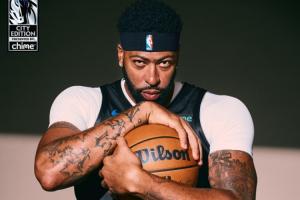 獨行俠曬城市版球衣 美媒打趣：濃眉這小肚腩還挺明顯啊！