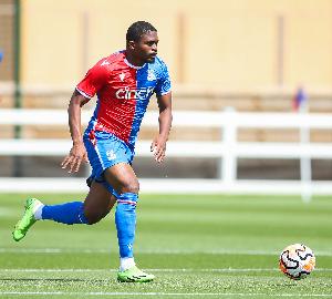 英超球員杜庫(kù)雷在內(nèi)的73名運(yùn)動(dòng)員聯(lián)名致信歐足聯(lián)，要求禁賽以色列