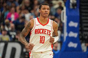 長驅(qū)直入！小史密斯接球直接沖筐雙手暴扣