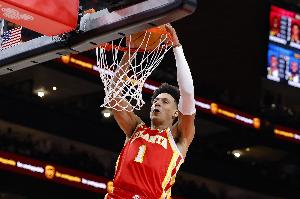 新鷹王？特雷·楊缺陣期間老鷹6勝2負(fù) 杰倫·約翰遜場(chǎng)均22+11+7