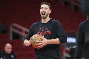 申京：讓杜蘭特接管比賽太安心了 如果我有機會也會果斷出手