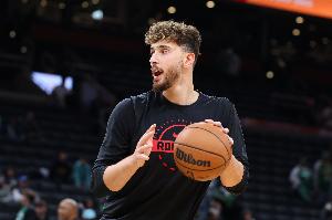 定海神針！申京關(guān)鍵時刻補防大帽貝恩！火箭挑戰(zhàn)成功得到球權(quán)！