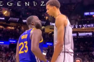 文班隔扣后怒吼！追夢回應(yīng)：你這個(gè)混蛋&垃圾！文班：在你頭頂