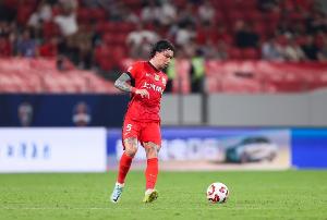 冠軍圣體36歲老將張琳芃奪第11座中超冠軍！生涯20冠！