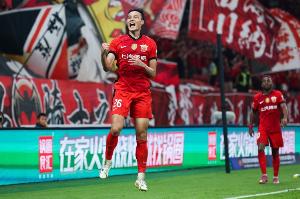 脫胎換骨！劉若釩加盟海港首賽季5球6助+奪冠，此前長達2年進球荒